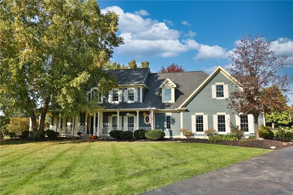 28 Beach Flint Way, Victor, NY 14564 48 Photos Movoto