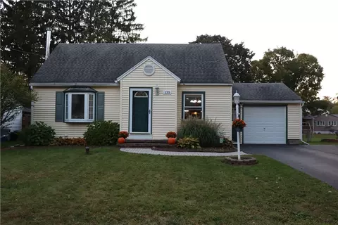 135 Rockland Dr, Syracuse, NY 13212