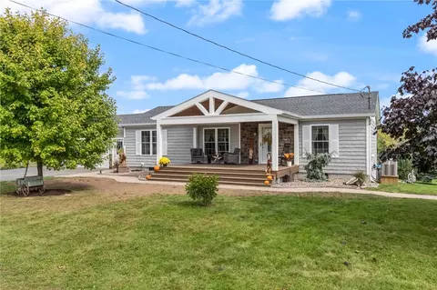 6096 Richardson Rd, Williamson, NY 14589