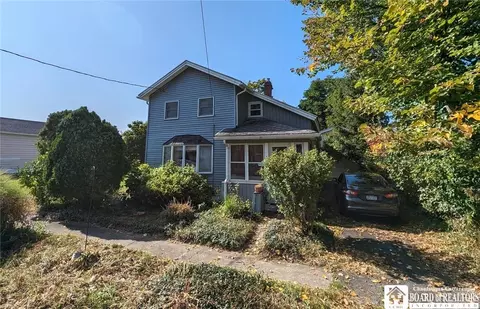 37 N Pangolin St, Dunkirk, NY 14048