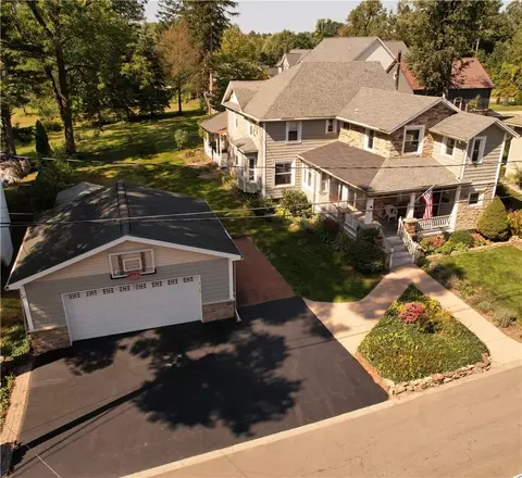45 Evergreen St, Ogden, NY 14559