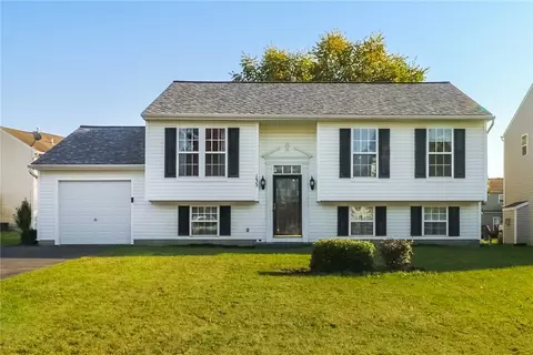 135 Sparrow Dr, West Henrietta, NY 14586