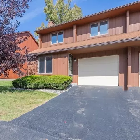 8 Maybrook Ln, Perinton, NY 14450
