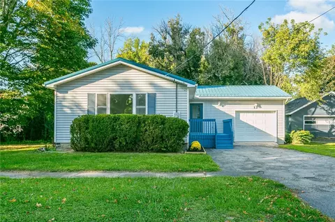 13 Jackson St, Murray, NY 14470