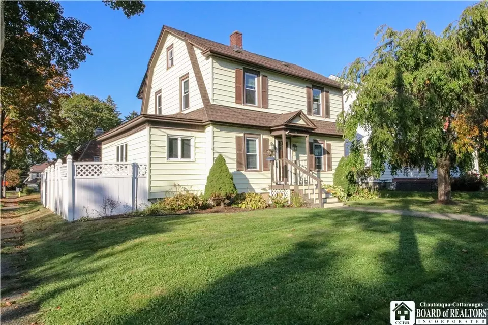 52 Woodworth Ave, Jamestown, NY 14701 40 Photos Movoto