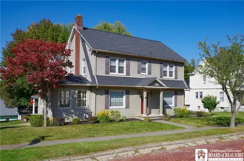 58 Beech St, Jamestown, NY 14701