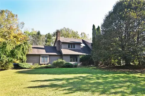 85 Valley Brook Dr, Perinton, NY 14450