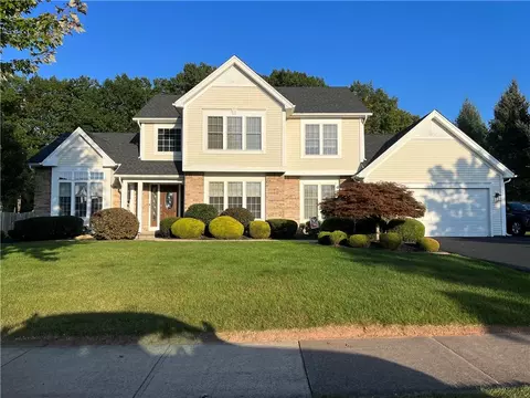 232 Torrey Pine Dr, Greece, NY 14612