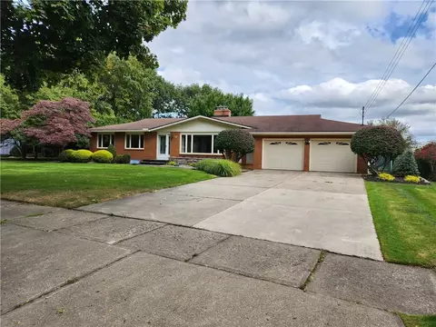 52 Conmar Dr, Irondequoit, NY 14609