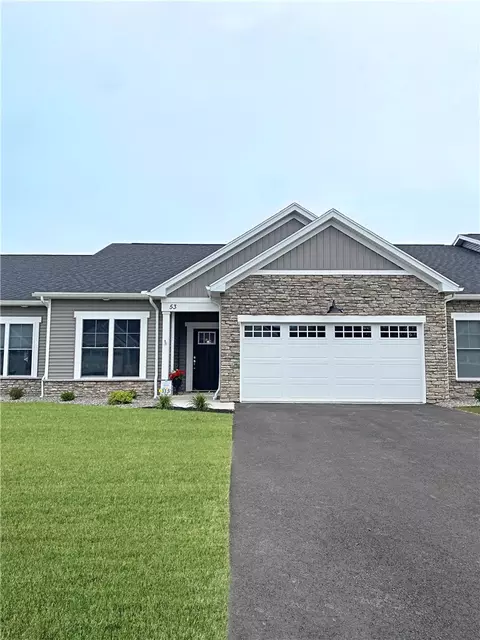 20 Cedarway Cir #205, Webster, NY 14580