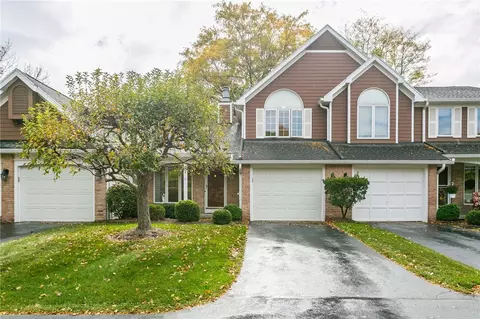 27 Eaglesfield Way, Perinton, NY 14450