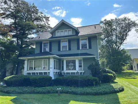 1663 Chili Ave, Gates, NY 14624