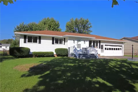 15 Iland Dr, Gates, NY 14624