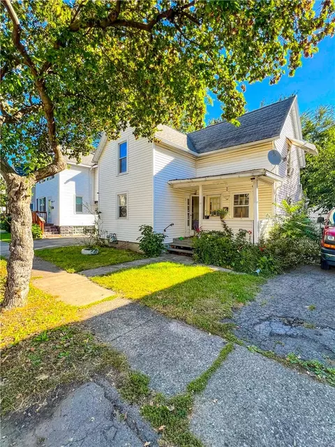 38 Wendell St, Rochester, NY 14609