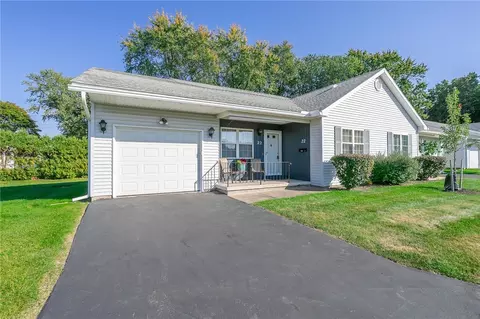 22 Coran Cir, Greece, NY 14616