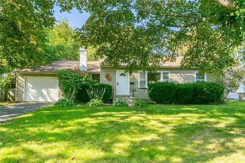 185 Hildegarde Rd, Greece, NY 14626