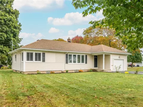 206 Laverne Dr, Greece, NY 14616