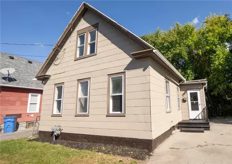 26 Cedar St, Rochester, NY 14611