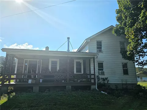 1124 E Honeoye St, Shinglehouse, PA 16748