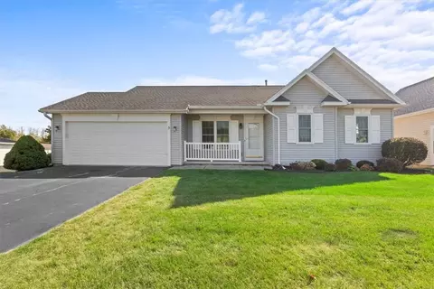 5 Leith Ln, Parma, NY 14468