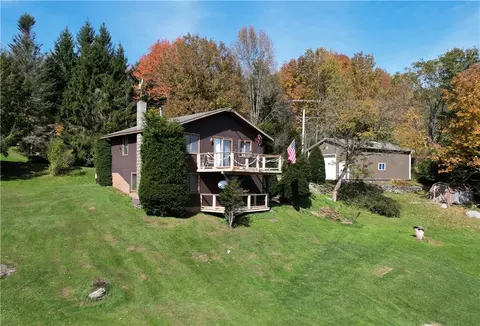 222 Upper Gorge View Ln, Roxbury, NY 12474