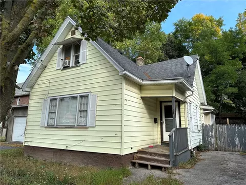 28 Glasser St, Rochester, NY 14606