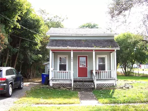 102 Chamberlain St, Albion, NY 14411