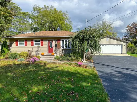 309 W Sherman Ave, Arcadia, NY 14513