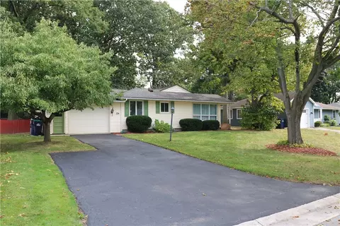 224 Dellwood Rd, Greece, NY 14616