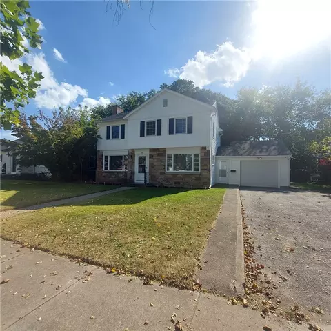 185 Paxton Rd, Irondequoit, NY 14617