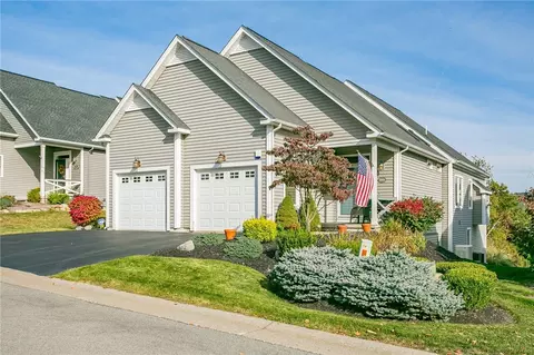 5551 Lakewood Trl, Canandaigua, NY 14424