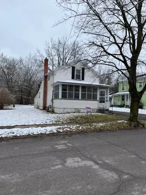 45 Hopkins St, Mount Morris, NY 14510