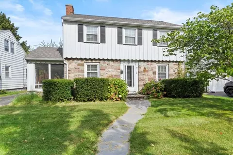 30 Yorkshire Rd, Irondequoit, NY 14609