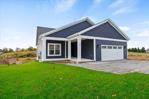 108 Chatwood Ln, Henrietta, NY 14467