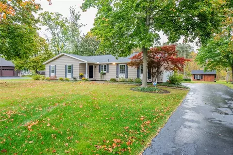 1754 Lake Rd, Webster, NY 14580