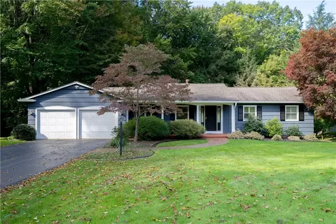 39 Mill Valley Rd, Perinton, NY 14534