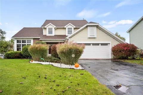 5944 King Hill Dr, Farmington, NY 14425