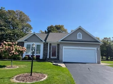 176 Parliament Cir #PVT, Greece, NY 14616