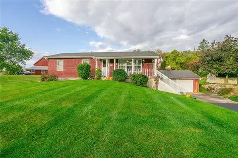 2029 Maple Ave, Palmyra, NY 14522