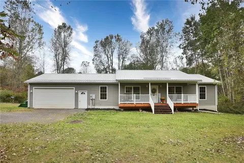 16257 Glidden Rd, Holley, NY 14470