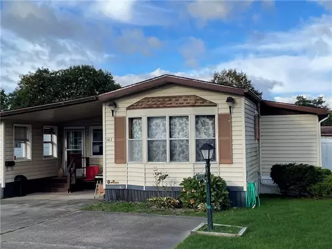 103 Lakewood Vlg, Shelby, NY 14103
