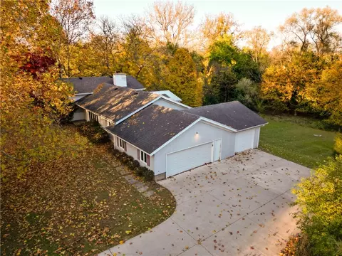 20 Framingham Ln, Pittsford, NY 14534