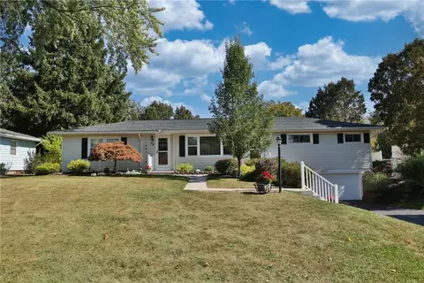 48 Orchard Hills Dr, Parma, NY 14559
