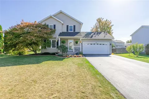 127 Delaina Rose Cir, Brockport, NY 14420