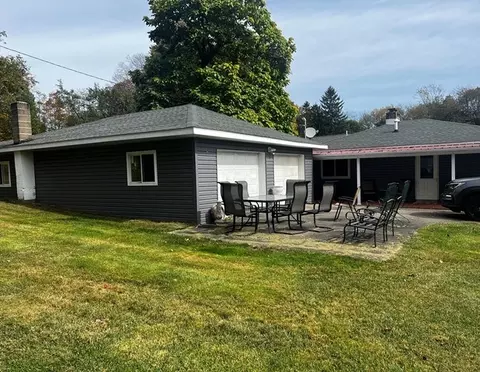 16 Dayton St, Mount Jewett, PA 16740