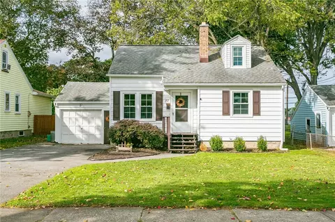 257 Nantucket Rd, Greece, NY 14626