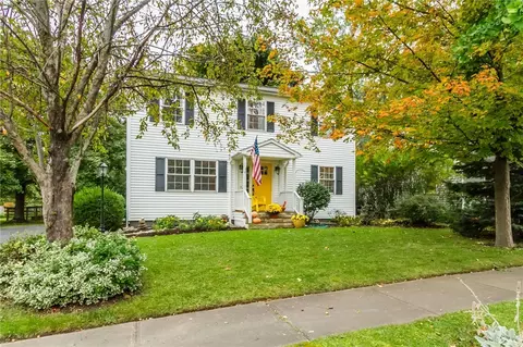 177 Chapel St, Canandaigua, NY 14424