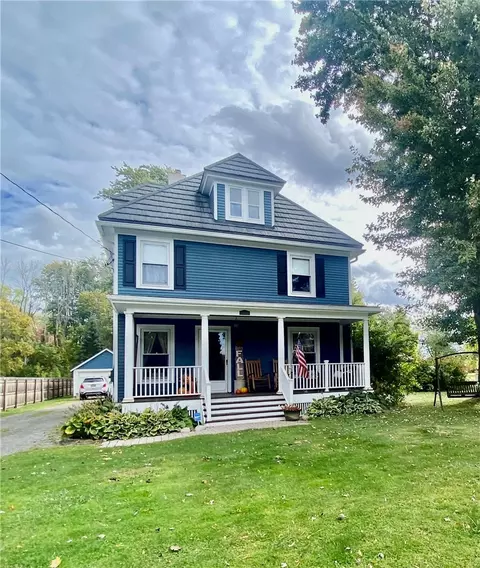 1612 Lake Rd, Hamlin, NY 14464