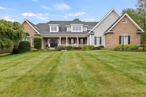 5 Parkview Manor Cir, Honeoye Falls, NY 14472