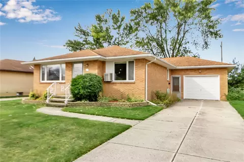 75 Lloyd Dr, Cheektowaga, NY 14225